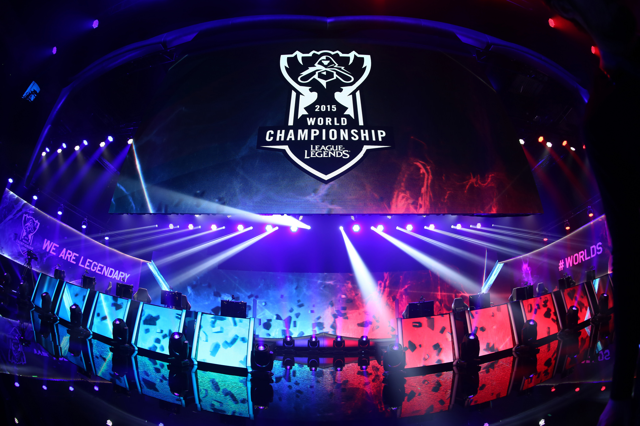 里程碑： Bilibili Gaming 实现了 LPL 8000杀成就